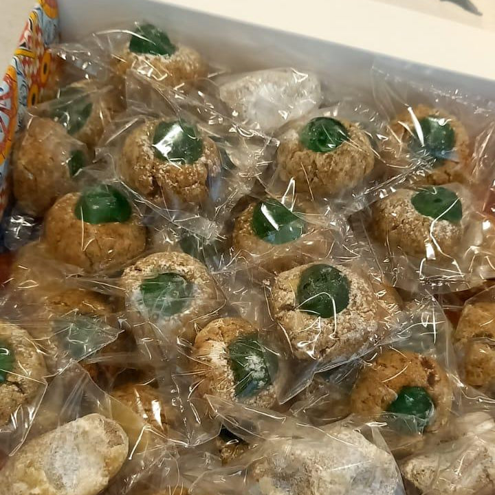 Dolci di mandorla artigianali confezionati singolarmente